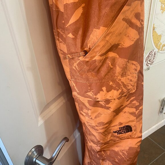 Northface insulated snowbibs - Picture 3 of 4